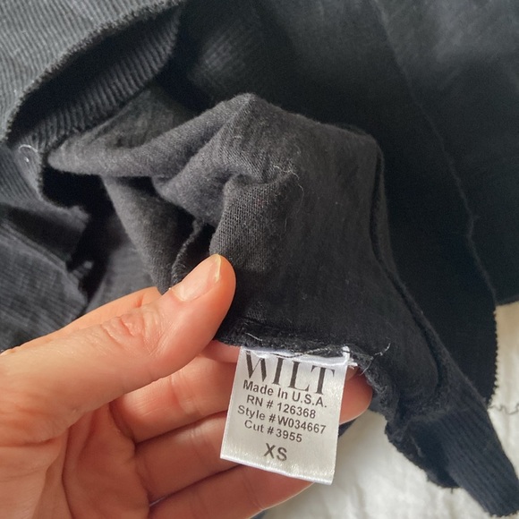 Wilt Shrunken 3/4 Sleeve Mock Layer Ribbed Hem Tee, black - Picture 8 of 9